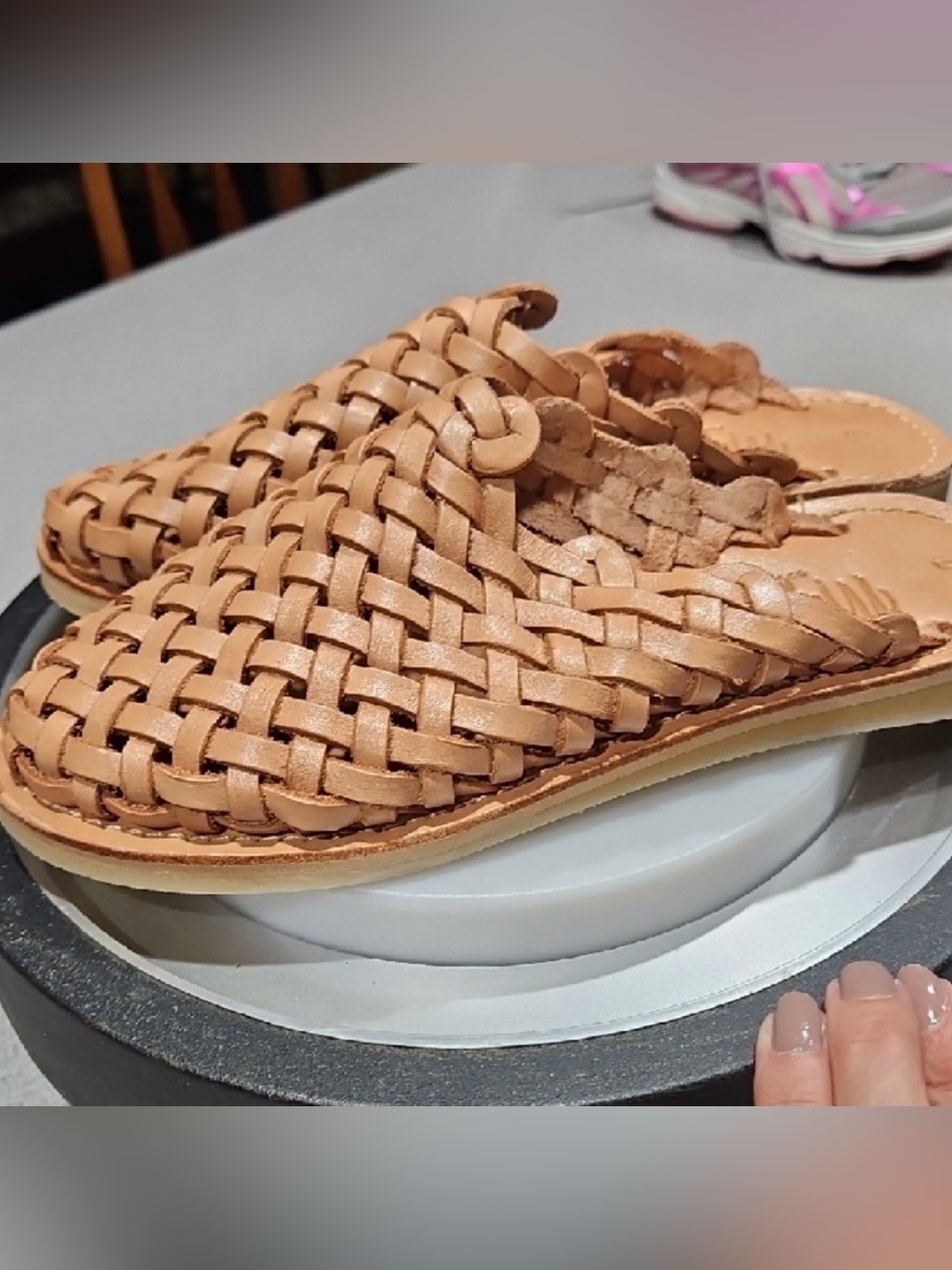 Macarena Woven Slide Sandals in Tan size 5/8 us - Picture 4 of 9